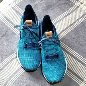 New Balance Roav Size 9